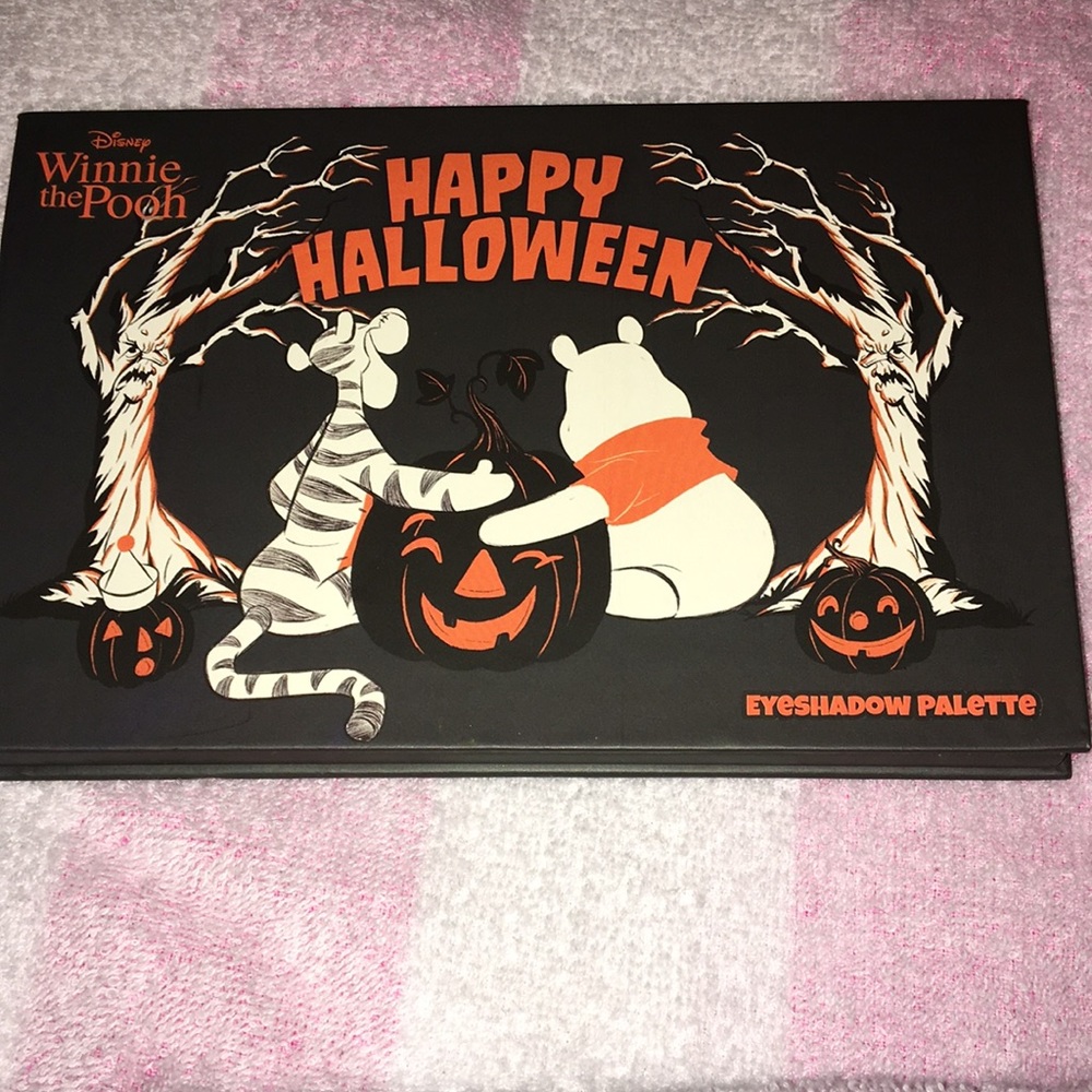 🎃Disney Winnie The Pooh Halloween Eyeshadow Palette